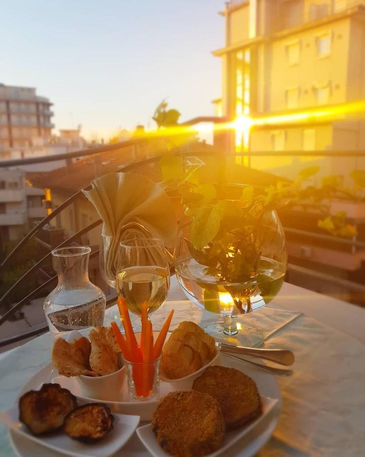 Hotel Romantica Rimini Exteriér fotografie
