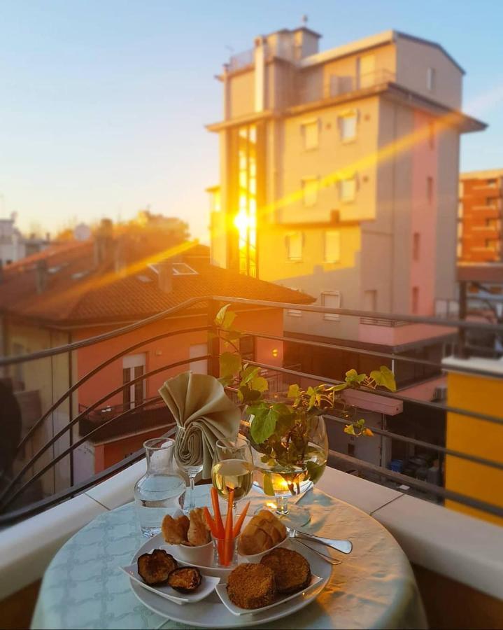 Hotel Romantica Rimini Exteriér fotografie