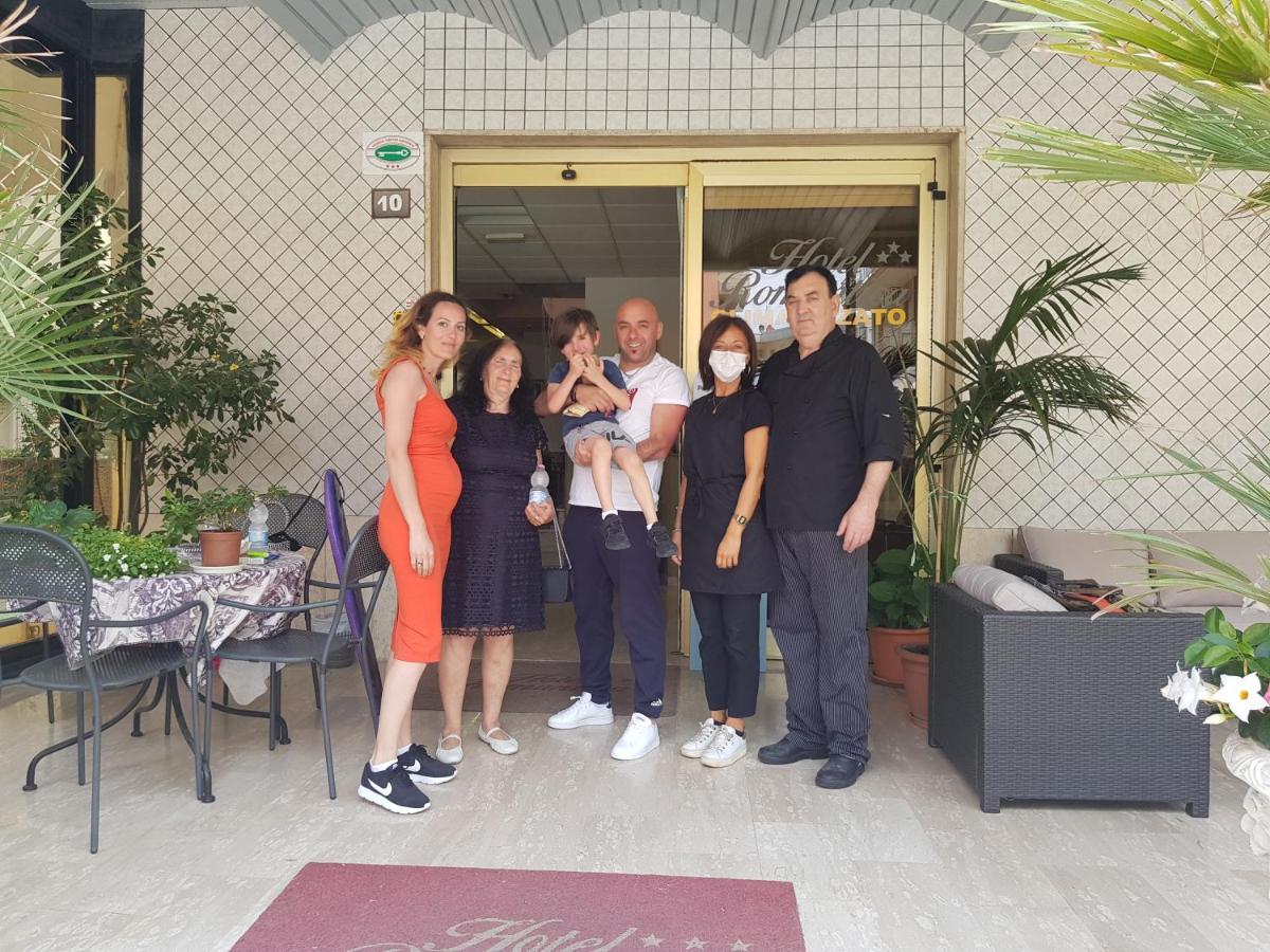 Hotel Romantica Rimini Exteriér fotografie