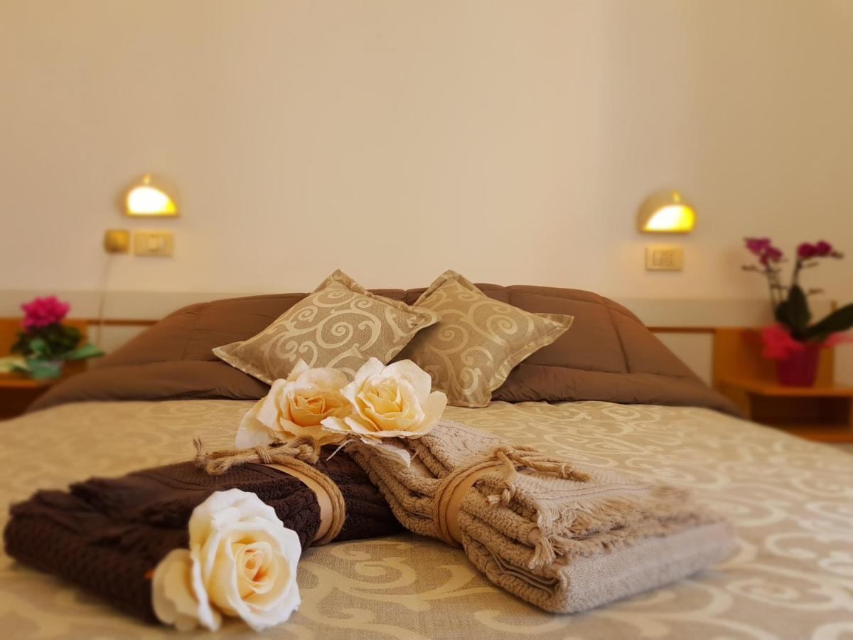 Hotel Romantica Rimini Exteriér fotografie